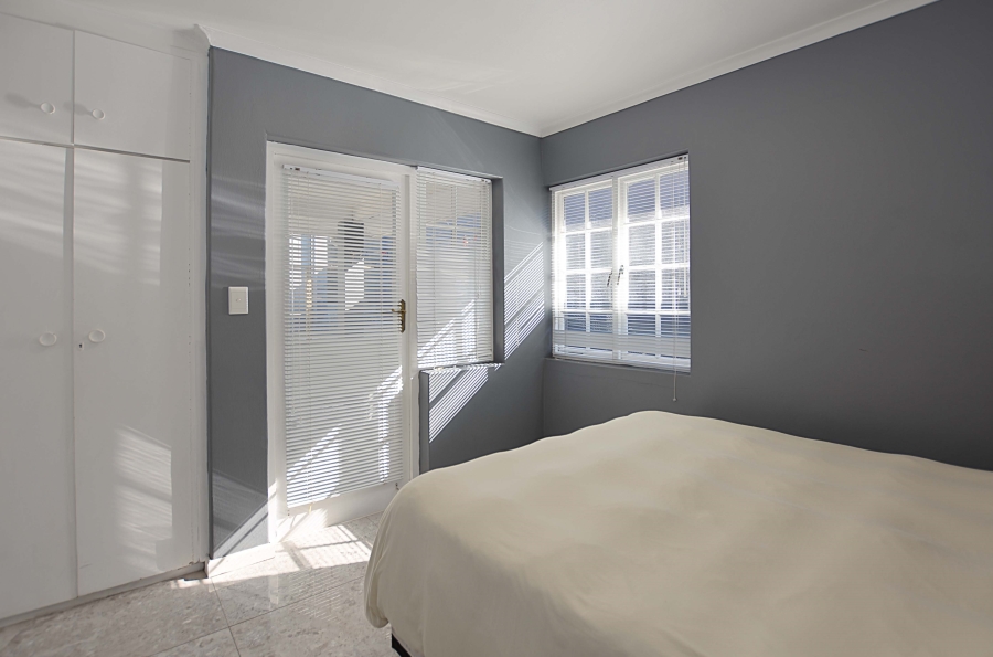 4 Bedroom Property for Sale in Bloubergstrand Western Cape